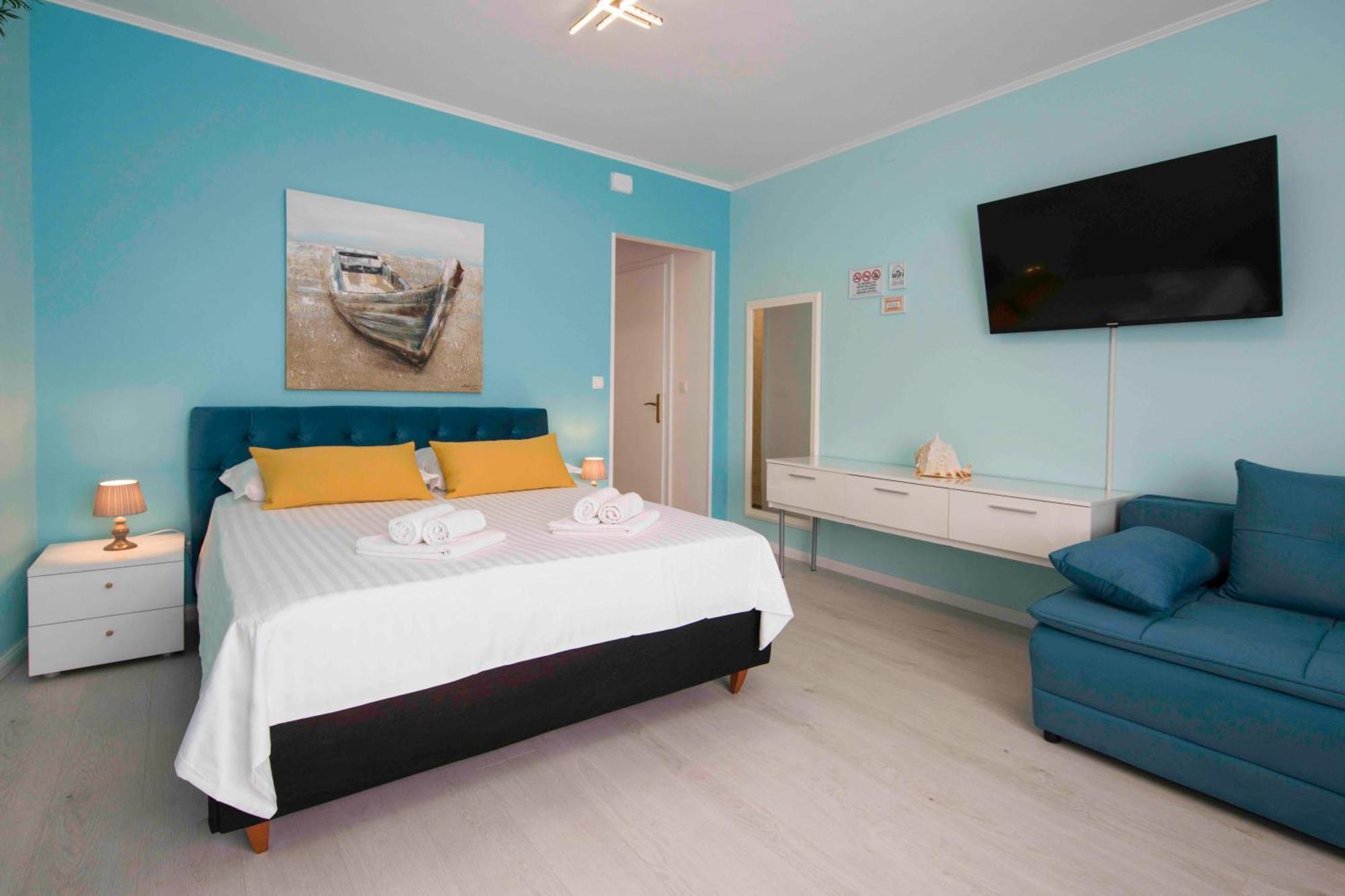A-More Accommodation Сплит Екстериор снимка
