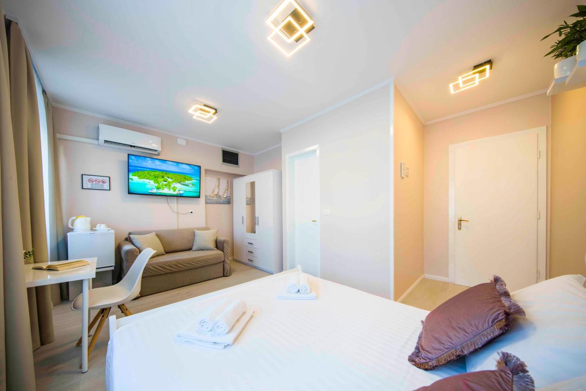 A-More Accommodation Сплит Екстериор снимка