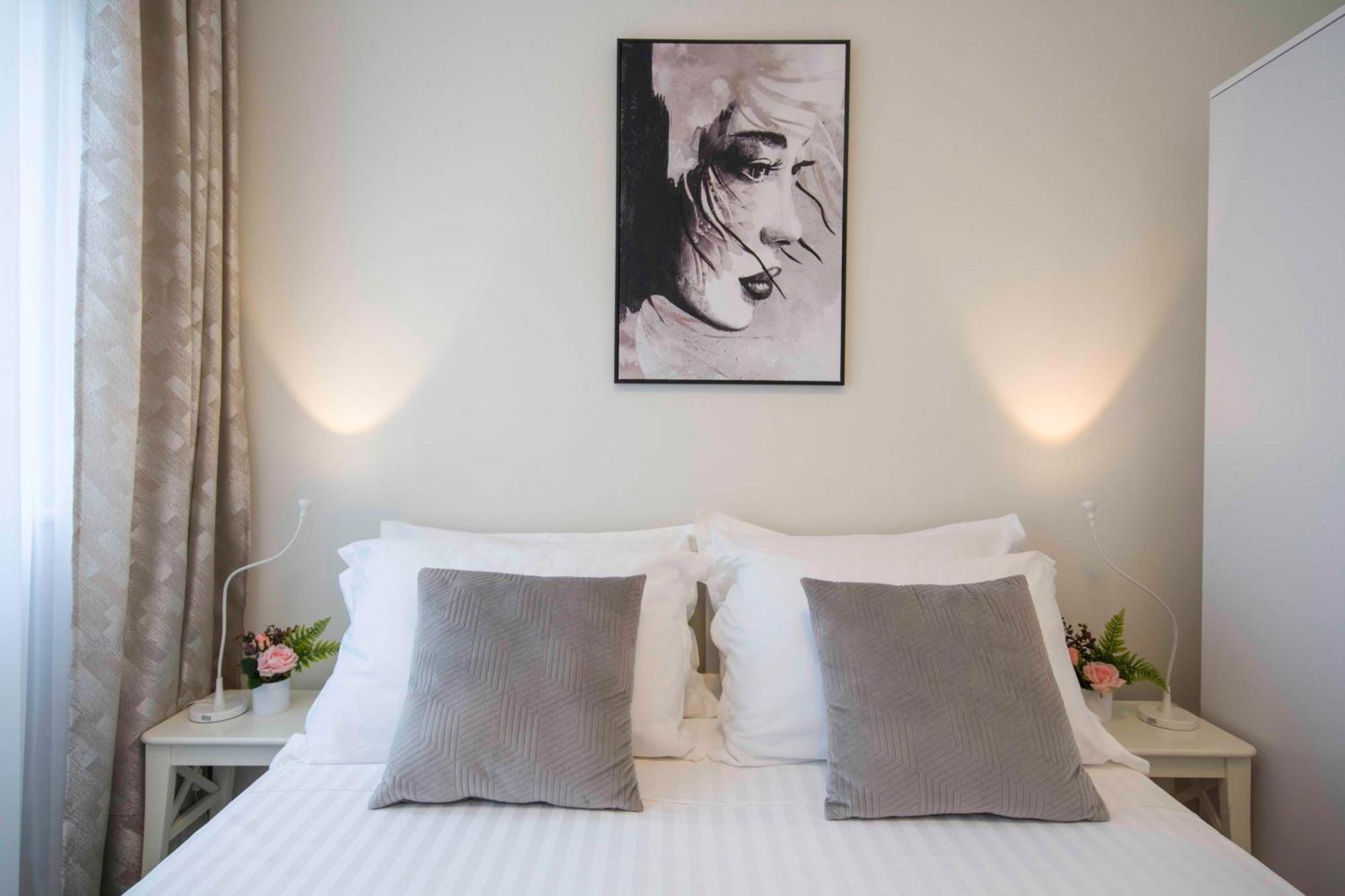 A-More Accommodation Сплит Екстериор снимка